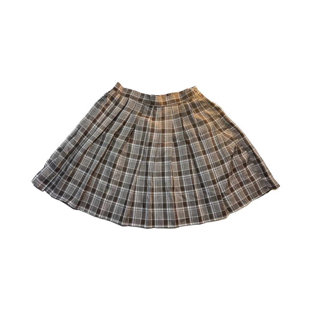 Cute plaid skirt perfect for autumn!
Size small